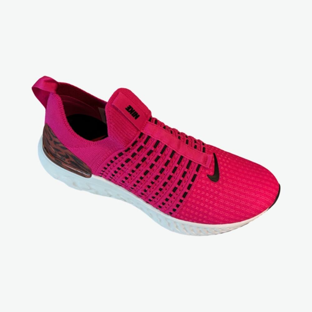 Nike Women’s Athletic Slip-On Running Shoe in Hot Pink and Black